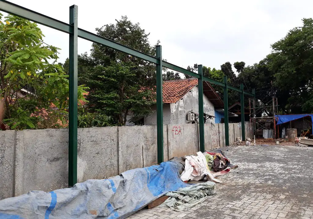 Parkiran Mobil 2 - Bengkel Las Nyoto Steel
