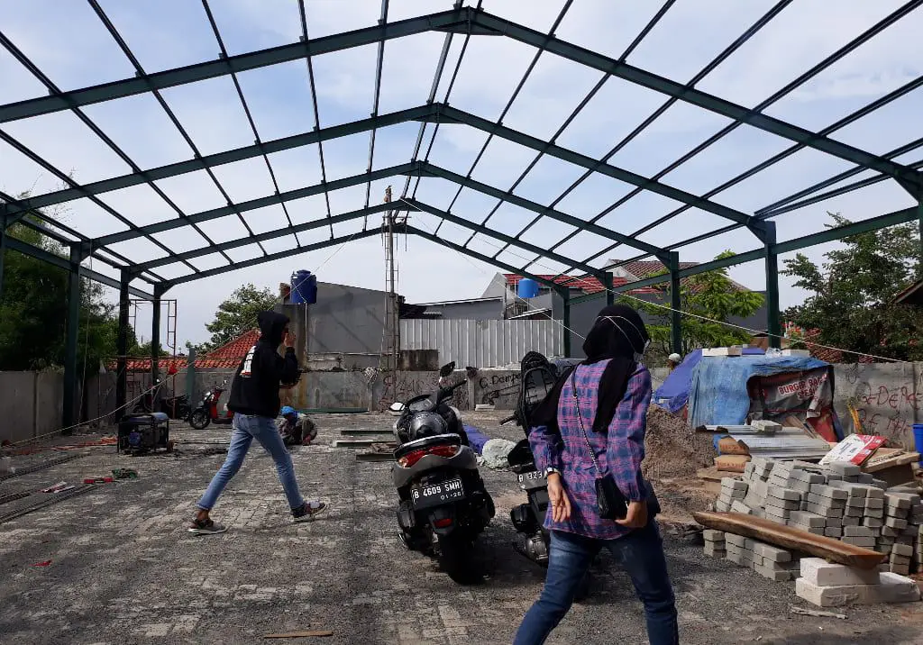 Parkiran Mobil 5 - Bengkel Las Nyoto Steel