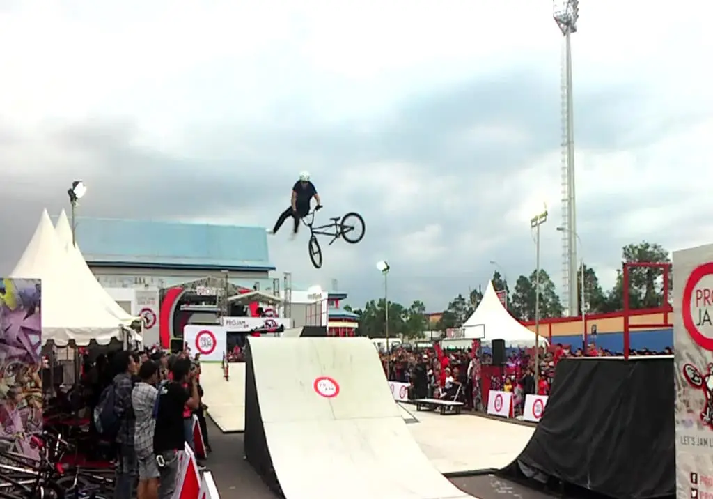 PRO JAM 8 - Bengkel Las Nyoto Steel